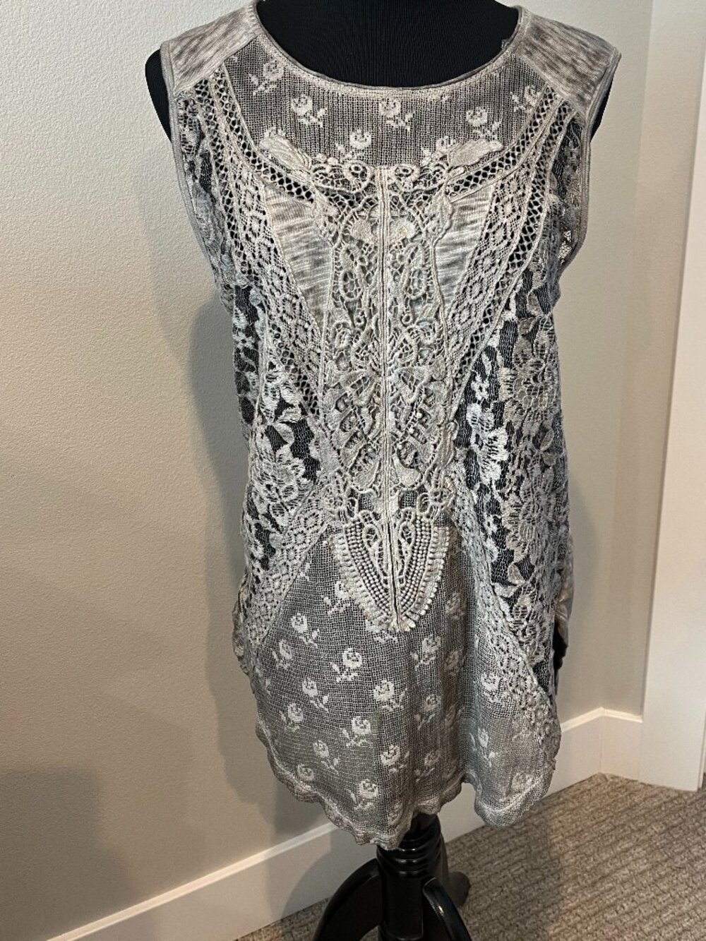 Urban Outfitters Tank Top Size M